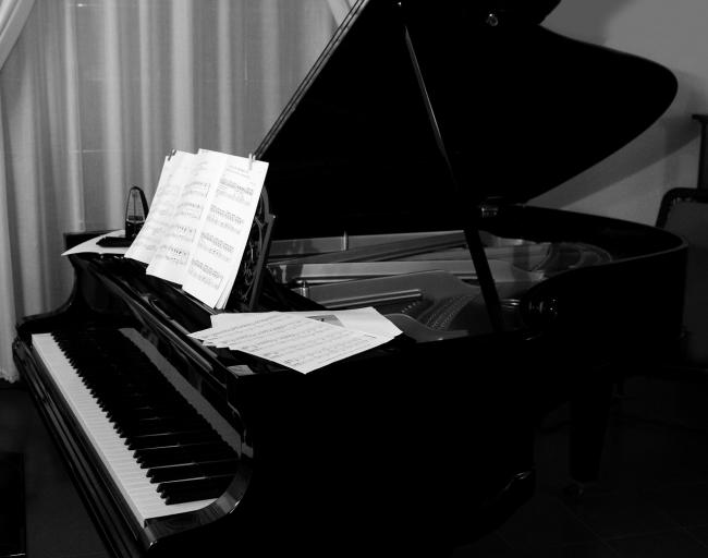 Grand piano